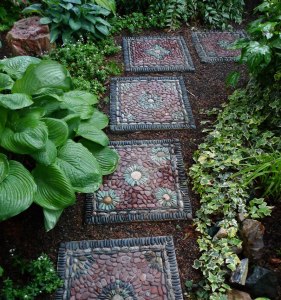 diy-or-buy-how-to-make-a-garden-mosaic-stepping-stone-or-where-to-buy-if-your-plate-is-full_4
