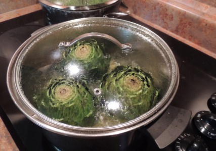 artichokes-boiling